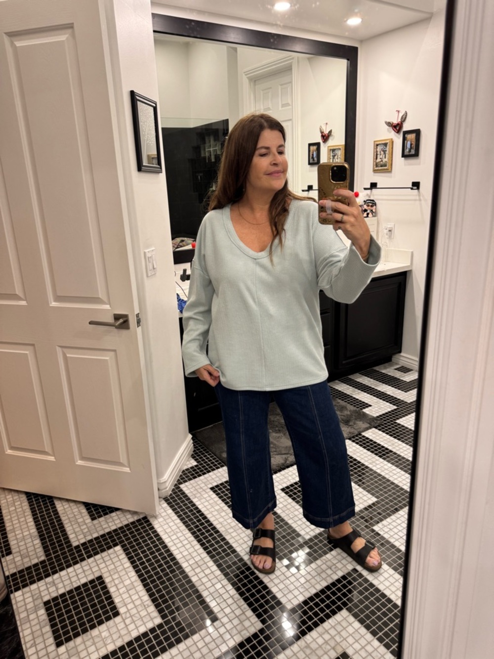 Relaxed V-Neck Tunic Top in Mint